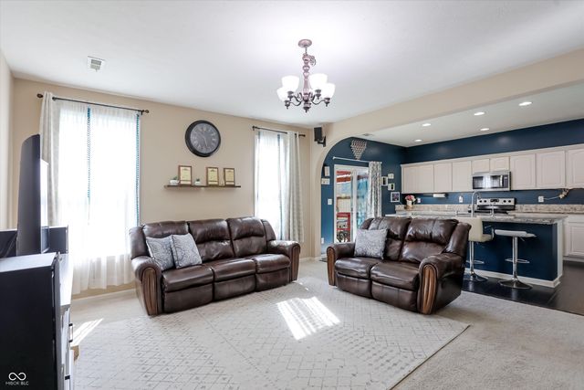 1930 Lakecrest Drive, Columbus, IN 47201