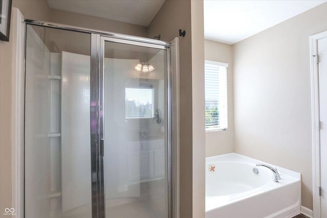 1930 Lakecrest Drive, Columbus, IN 47201