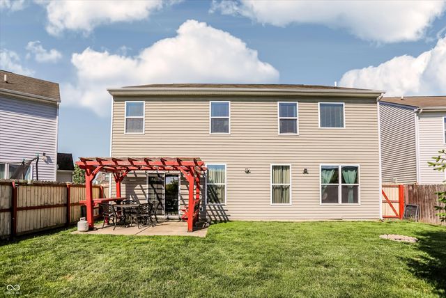 1930 Lakecrest Drive, Columbus, IN 47201