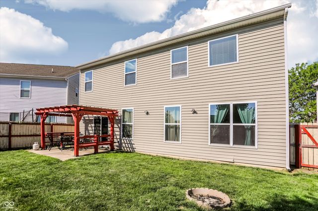 1930 Lakecrest Drive, Columbus, IN 47201