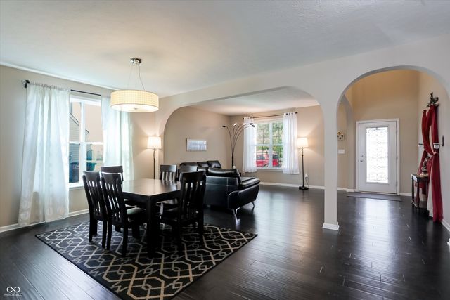 1930 Lakecrest Drive, Columbus, IN 47201