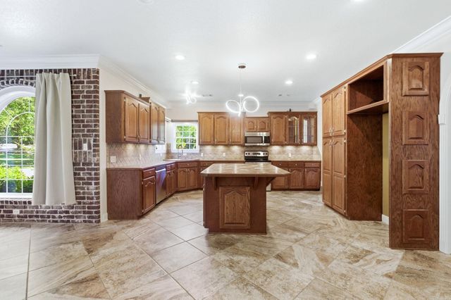 124 Wanda Gail Drive, El Dorado, AR 71730