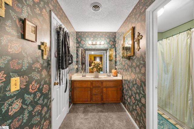 120 E Woodburn Drive, Taylors, SC 29687