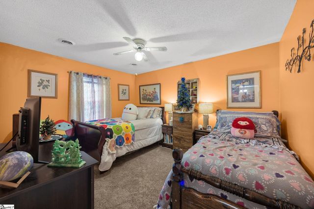 120 E Woodburn Drive, Taylors, SC 29687