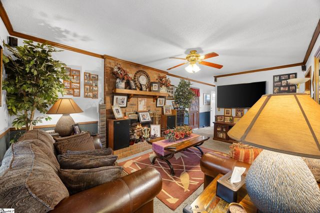 120 E Woodburn Drive, Taylors, SC 29687