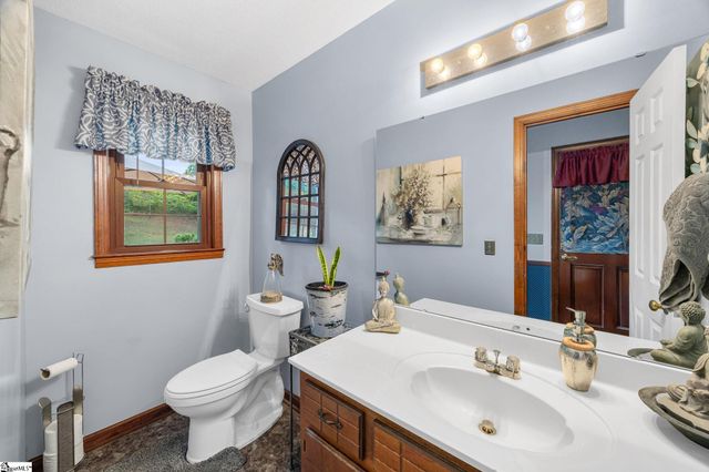 120 E Woodburn Drive, Taylors, SC 29687