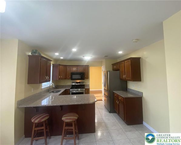 3104 Peacock Drive, Bethlehem City, PA 18020
