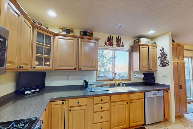 1980 Elderberry Street, Los Alamos, NM 87544