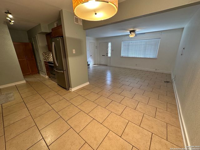 105 W Silver Sands Dr # 105A, San Antonio, TX 78216