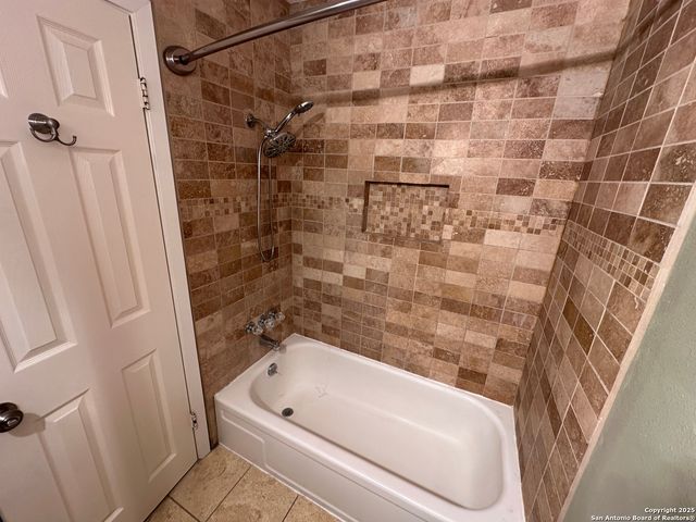 105 W Silver Sands Dr # 105A, San Antonio, TX 78216