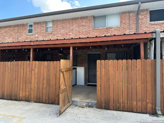 105 W Silver Sands Dr # 105A, San Antonio, TX 78216