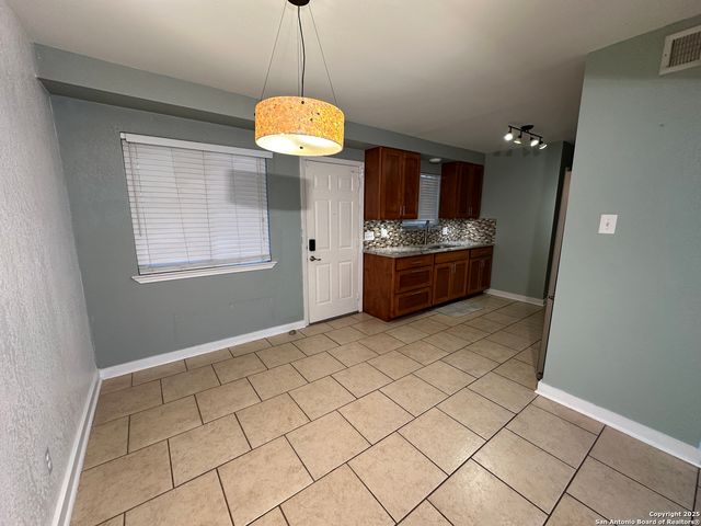 105 W Silver Sands Dr # 105A, San Antonio, TX 78216