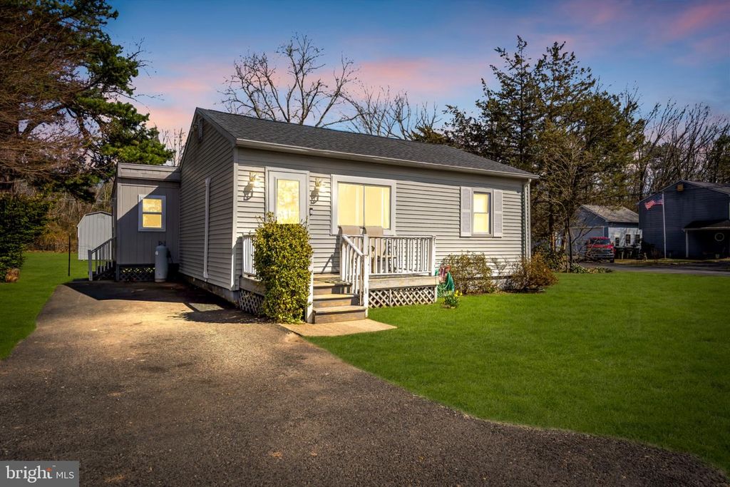 43 KUZYK RD, Cream Ridge, NJ 08514