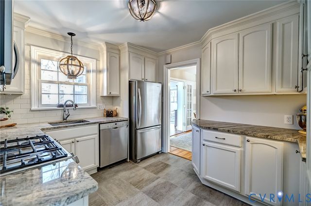 8510 Ridgeview Dr, Henrico, VA 23229