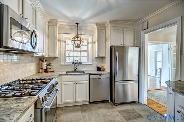 8510 Ridgeview Dr, Henrico, VA 23229