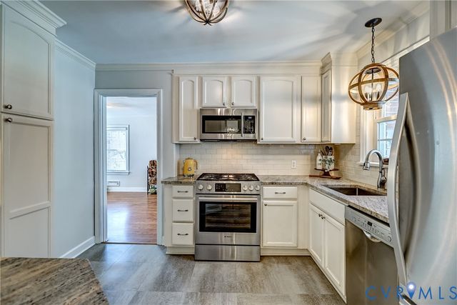 8510 Ridgeview Dr, Henrico, VA 23229