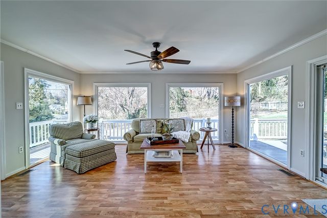 8510 Ridgeview Dr, Henrico, VA 23229