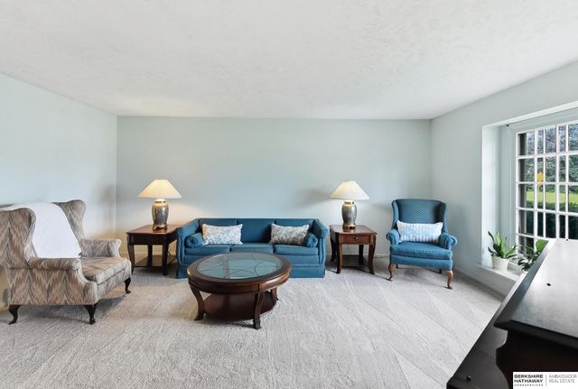 10930 Fowler Avenue, Omaha, NE 68164