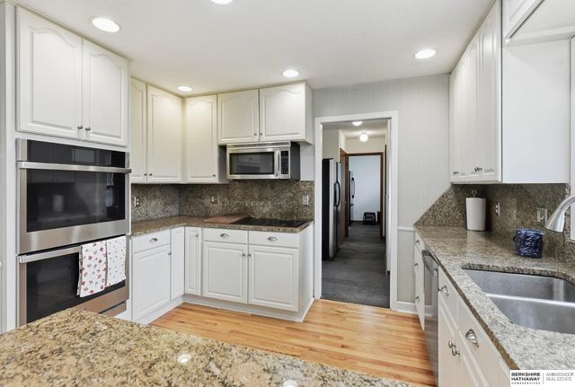 10930 Fowler Avenue, Omaha, NE 68164