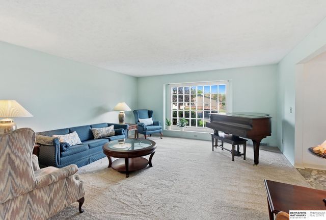 10930 Fowler Avenue, Omaha, NE 68164
