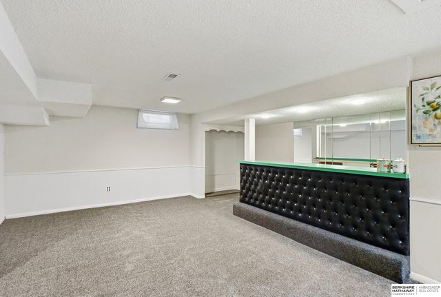 10930 Fowler Avenue, Omaha, NE 68164