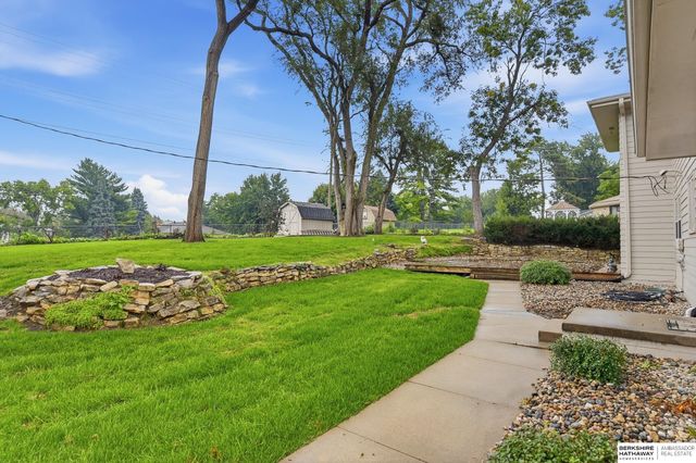10930 Fowler Avenue, Omaha, NE 68164