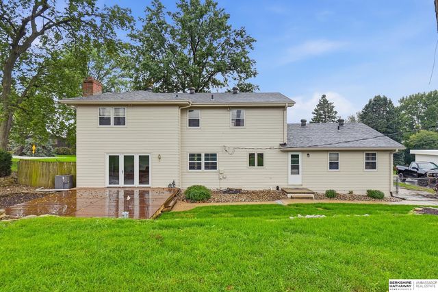 10930 Fowler Avenue, Omaha, NE 68164