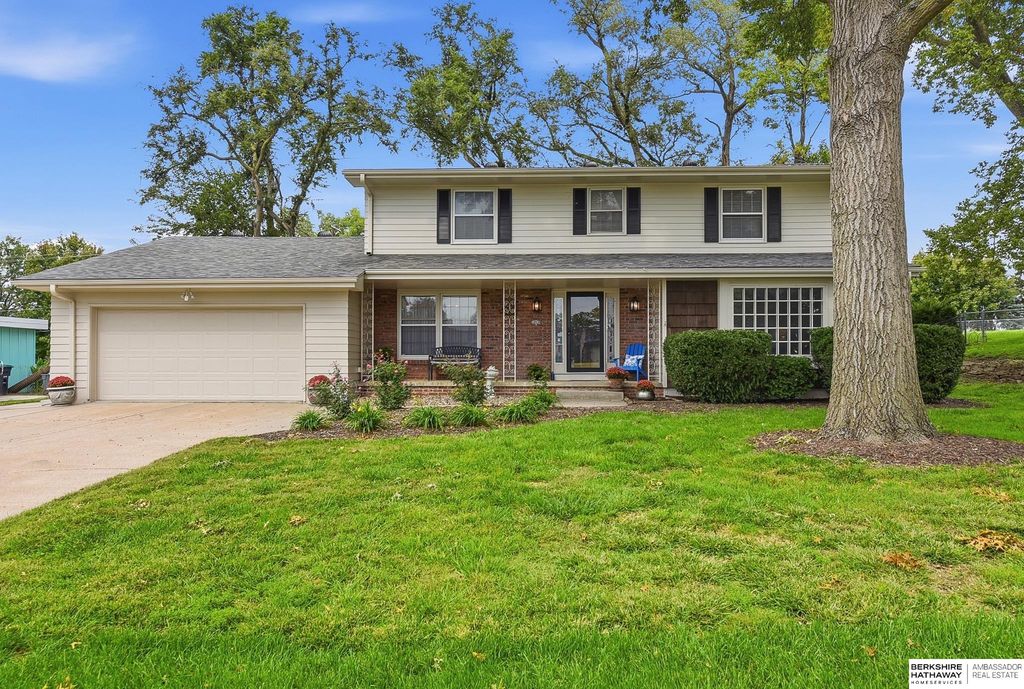 10930 Fowler Avenue, Omaha, NE 68164