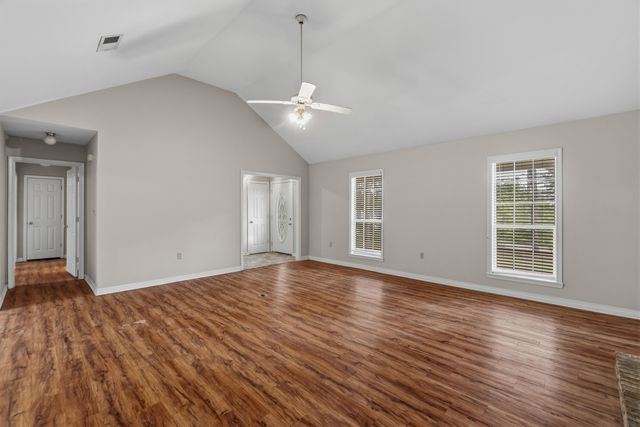 100 Baywood Dr., Hattiesburg, MS 39402
