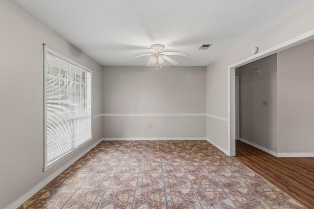 100 Baywood Dr., Hattiesburg, MS 39402