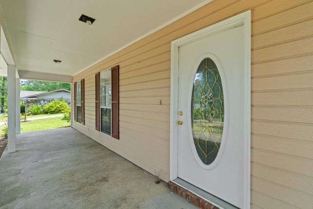 100 Baywood Dr., Hattiesburg, MS 39402