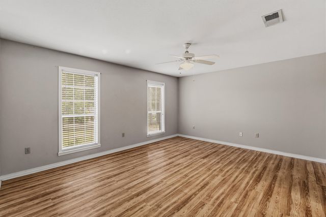 100 Baywood Dr., Hattiesburg, MS 39402
