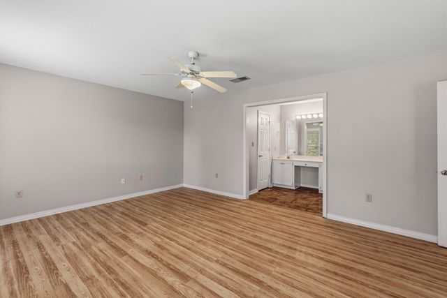 100 Baywood Dr., Hattiesburg, MS 39402