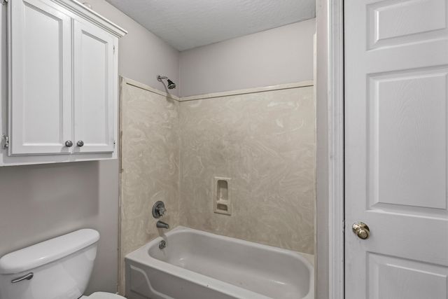 100 Baywood Dr., Hattiesburg, MS 39402