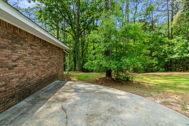 100 Baywood Dr., Hattiesburg, MS 39402
