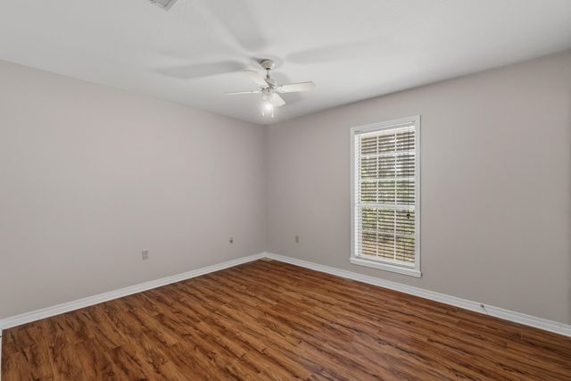 100 Baywood Dr., Hattiesburg, MS 39402