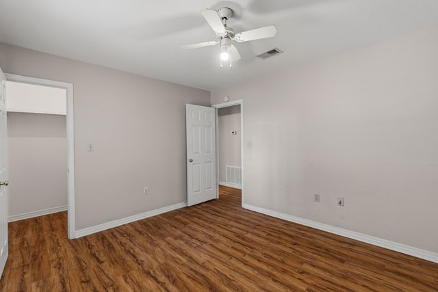 100 Baywood Dr., Hattiesburg, MS 39402