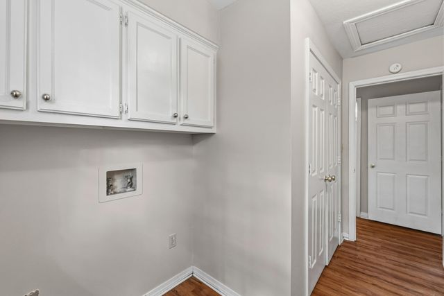 100 Baywood Dr., Hattiesburg, MS 39402