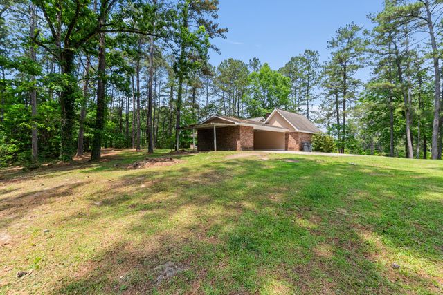 100 Baywood Dr., Hattiesburg, MS 39402