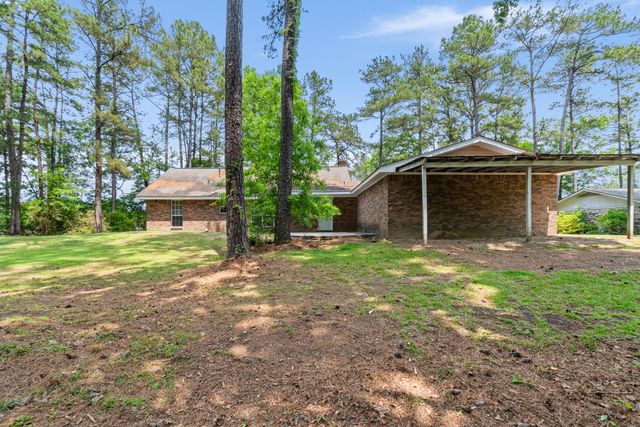 100 Baywood Dr., Hattiesburg, MS 39402