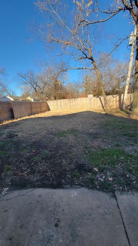 4001 E Vesta DR, Wichita, KS 67208