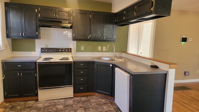 4001 E Vesta DR, Wichita, KS 67208