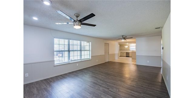 1017 Mill River Drive, Garland, TX 75043