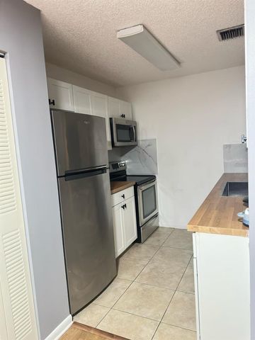 10625 NW 45th St 25, Coral Springs, FL 33065