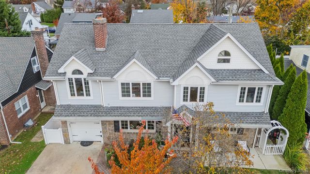 8 Willow Road, New Hyde Park, NY 11040