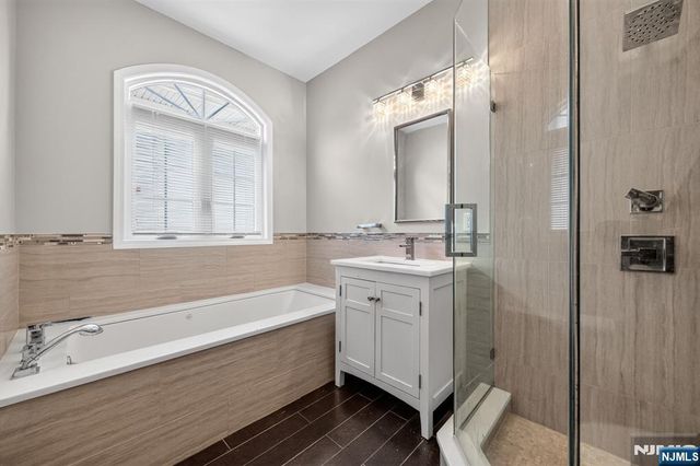 508 2nd Avenue 1, Lyndhurst, NJ 07071