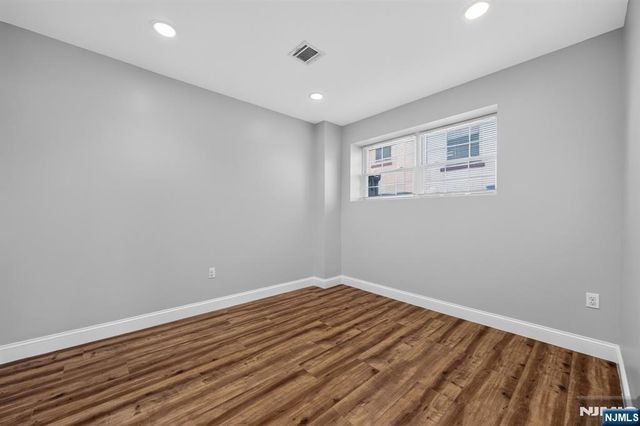 508 2nd Avenue 1, Lyndhurst, NJ 07071