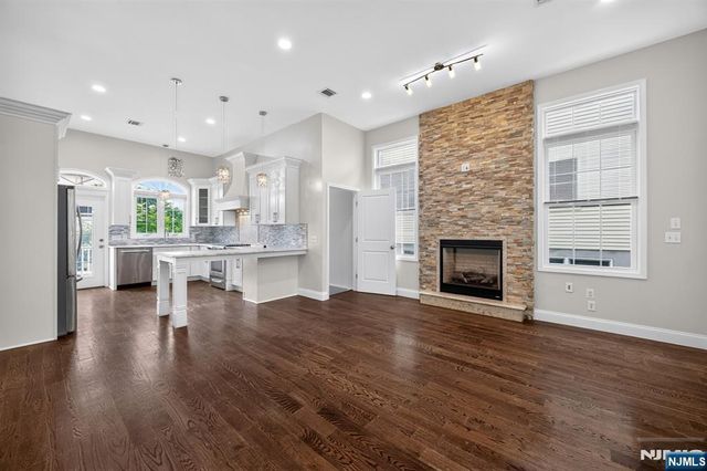 508 2nd Avenue 1, Lyndhurst, NJ 07071