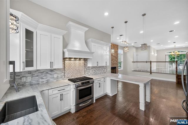 508 2nd Avenue 1, Lyndhurst, NJ 07071