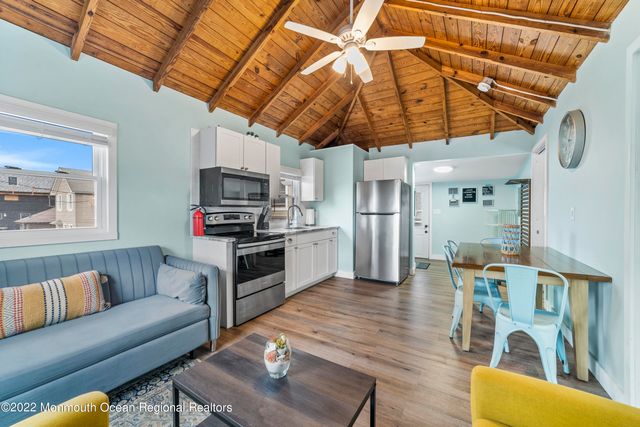 171 Beachfront 3, Manasquan, NJ 08736